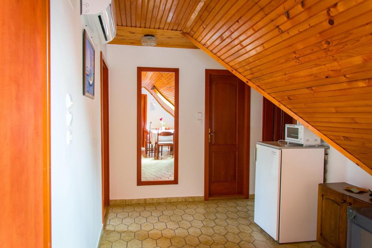 Huszar Vendeghaz Apartment Orvenyes Exterior foto